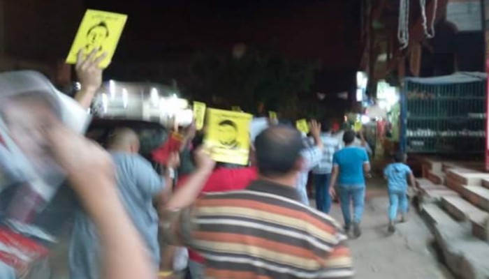 ثوار العامرية ينددون بغلاء الأسعار وتردي الوضع الاقتصادي