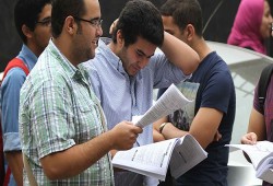 تسريب أسئلة الكيمياء بعد دقائق من بدء الامتحان وتعليم الانقلاب تزعم تحديد المصدر