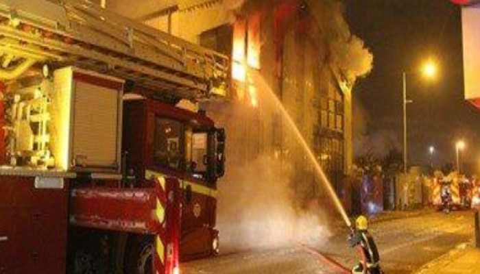 اندلاع حريق بكابل كهرباء فى الطريق الدائرى بالوراق