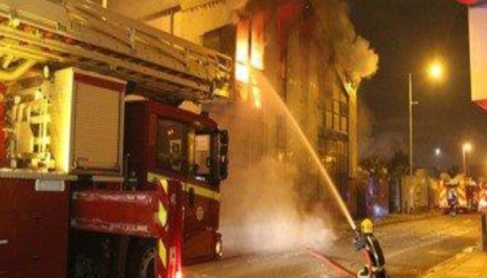 اندلاع حريق بكابل كهرباء فى الطريق الدائرى بالوراق
