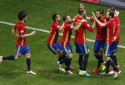 إسبانيا تسقط تركيا بثلاثية نظيفة وتلحق بفرنسا وإيطاليا في ثمن النهائي (فيديو)