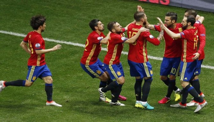 إسبانيا تسقط تركيا بثلاثية نظيفة وتلحق بفرنسا وإيطاليا في ثمن النهائي (فيديو)