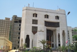 دار إفتاء الانقلاب تناقض نفسها في قيمة زكاة الفطر لرفع الحرج عن السيسي