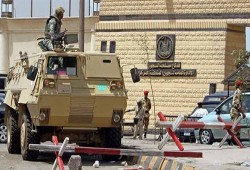 الاعتداء على طلاب معتقلين بقسم العاشر من رمضان أثناء توجههم لأداء الامتحانات