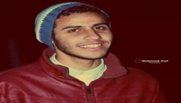 ضابط بسجن وادي النطرون يسحل طالب معتقل بعد رفضه (الركوع) له