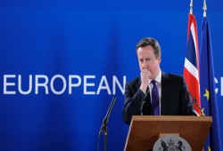 "ديفيد كاميرون" يعلن استقالته من منصبه