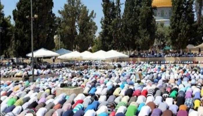 ربع مليون أدوا صلاة الجمعة الثالثة من شهر رمضان في الأقصى