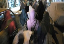 مسيرة ليلية لحركة بنات الثورة بالإسكندرية تضامنا مع معتقلي برج العرب