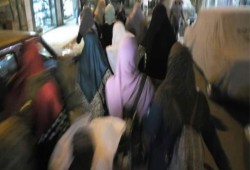 مسيرة ليلية لحركة بنات الثورة بالإسكندرية تضامنا مع معتقلي برج العرب