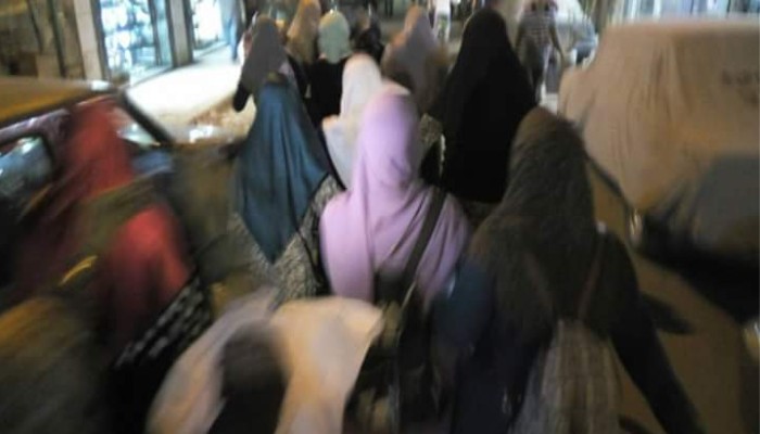 مسيرة ليلية لحركة بنات الثورة بالإسكندرية تضامنا مع معتقلي برج العرب