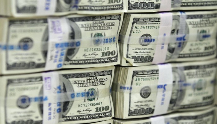 سعر الدولار يتراجع اليوم الاثنين في السوق السوداء