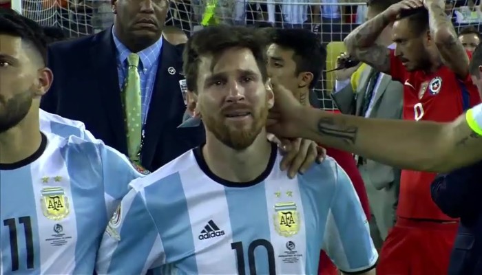 شاهد .. فوز تشيلي بكأس كوبا أمريكا واعتزال ميسي