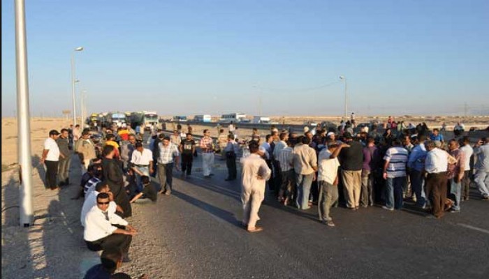 أهالي "كفرعصام" بطنطا يقطعون طريق "القاهرة-الإسكندرية" الزراعي