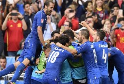 إيطاليا تظهر وجه البطل وتسقط إسبانيا بهدفين وتضرب موعد مع الألمان في ربع النهائي (فيديو)