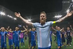 شاهد .. احتفالية غير تقليدية بين لاعبي أيسلندا والجماهير