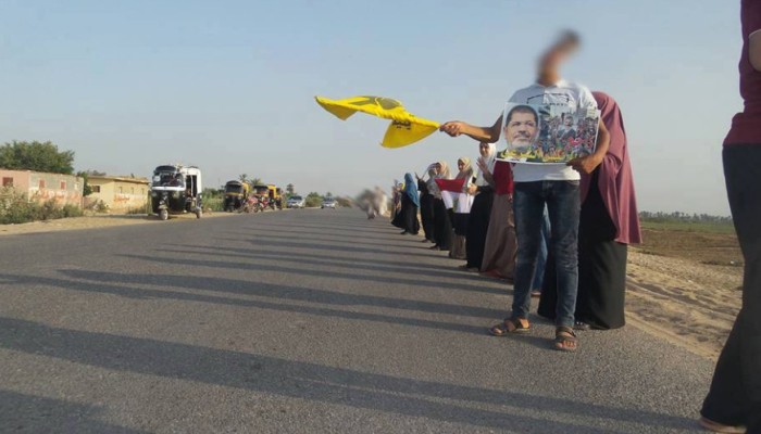ثوار الحسينية بالشرقية يتظاهرون ضمن أسبوع "مكملين لننقذ مصر"