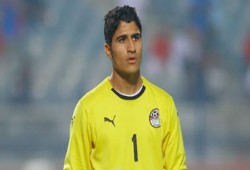 شاهد .. حارس المرمى الذى يهدد بقاء شريف إكرامى فى حراسة الأهلى