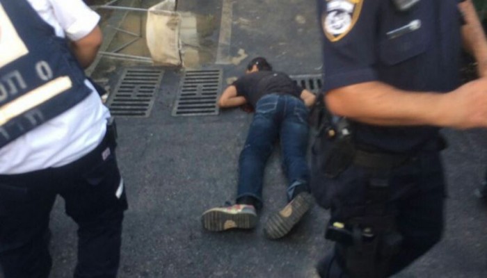 إصابة مستوطنَين بعملية طعن في "نتانيا" واستشهاد المنفذ