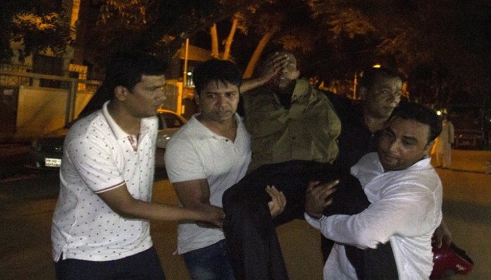 26 قتيلا في هجوم لتنظيم الدولة على مقهى في بنغلاديش