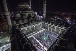 إحياء أول ليلة قدر في مسجد "جاملجا" الأكبر في تاريخ تركيا