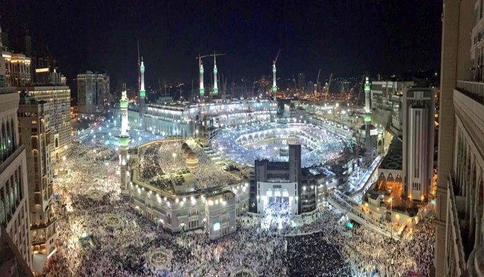 مليونا مصل يؤدون التراويح والقيام في الحرم