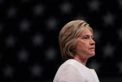 كلينتون تواجه الاستبعاد من انتخابات الرئاسة الأمريكية