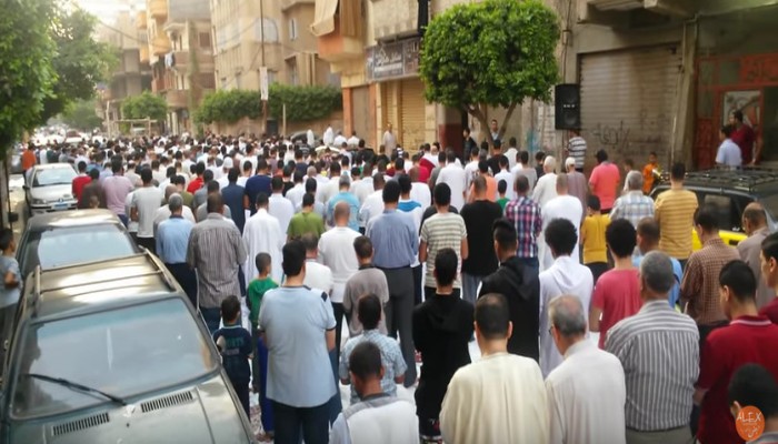 إخوان الإسكندرية ينظمون 127 مصلى للعيد رغم القمع الأمني