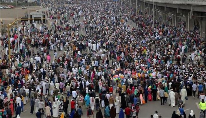 مليون مسلم يؤدون صلاة عيد الفطر في استاد أديس أبابا