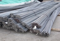 توقعات بارتفاع الحديد بعد تصريحات رسمية بخفض جديد للجنيه