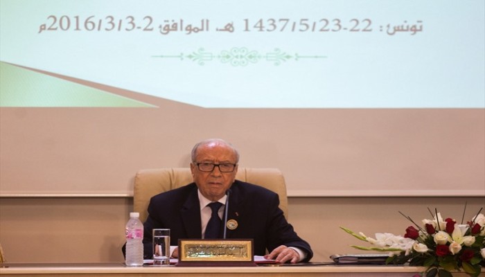 غياب السبسي عن صلاة العيد يثير الجدل في الشارع التونسي