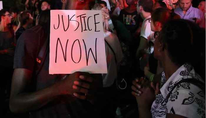 العثور على شاب أسود مشنوقًا على شجرة بأتلانتا الأمريكية