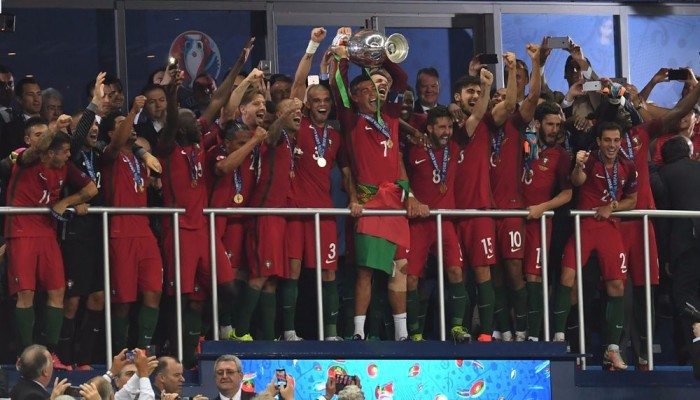 البرتغال تصعق الفرنسيين في عقر دارهم وتتوج بكأس أمم أوروبا (فيديو)