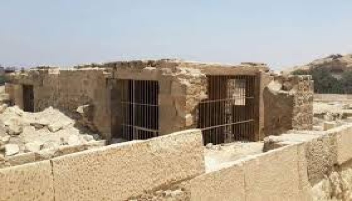 أحدث وسائل الانقلاب للسرقة.. انهيار سقف مقبرة «رع ور» و«الوزارة»: ليست أثرا