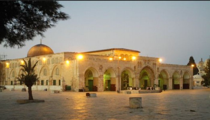 مستوطنون يهود يقتحمون المسجد الأقصى.. ودعاةٌ فلسطينيون يدعون لشدّ الرحال إليه