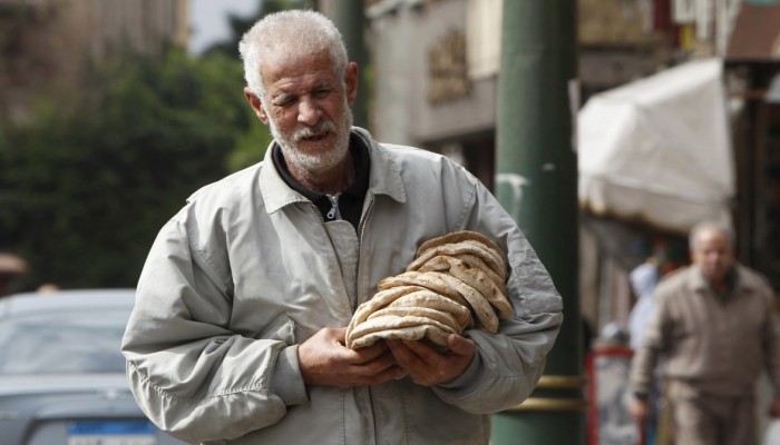 نظام السيسي يواطحن فقراء مصر بـ7 قرارات جديدة