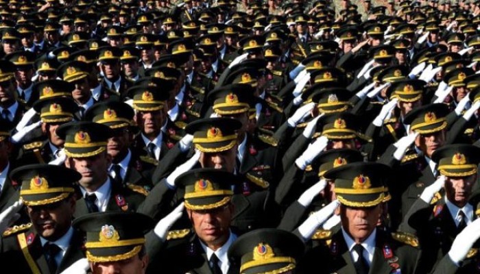 المجلس العسكري التركي يحيل 1325 عقيد إلى التقاعد