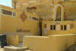 "البيئة" تمنح الكنيسة 4 آلاف فدان بمحمية وادي الريان