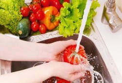 3 نصائح للتقليل من أضرار الكيماويات في الخضروات والفواكه