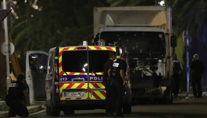 فرنسا : مقتل 84 شخصا في حادث دهس بمدينة "نيس"