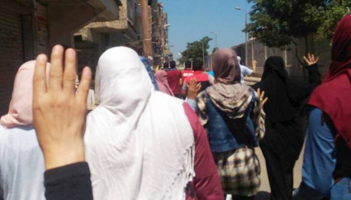 مسيرة بكفر الدوار تندد بجرائم الانقلاب