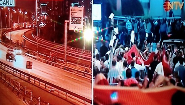شاهد .. إنسحاب الدبابات امام المتظاهرين في مطار أتاتورك