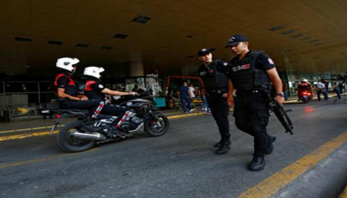 وزارة الداخلية التركية : الانقلاب فاشل وتتم محاصرة المتمردين الآن‎