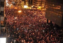 الجماهير التركية تملأ شوارع المدن رفضا لمحاولة الانقلاب