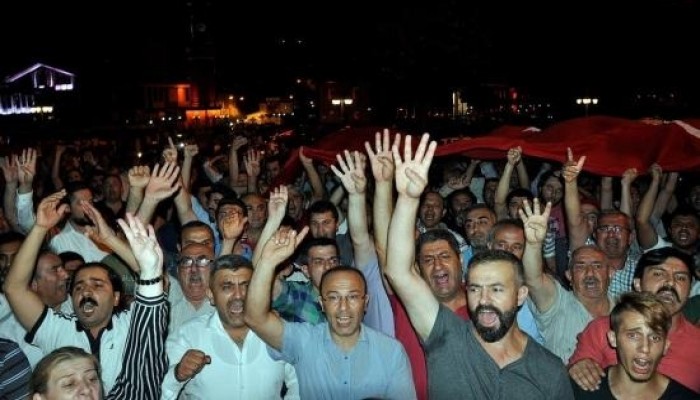 عزمي بشارة: الفارق بين انقلاب مصر وتركيا