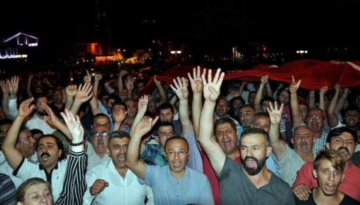 عزمي بشارة: الفارق بين انقلاب مصر وتركيا