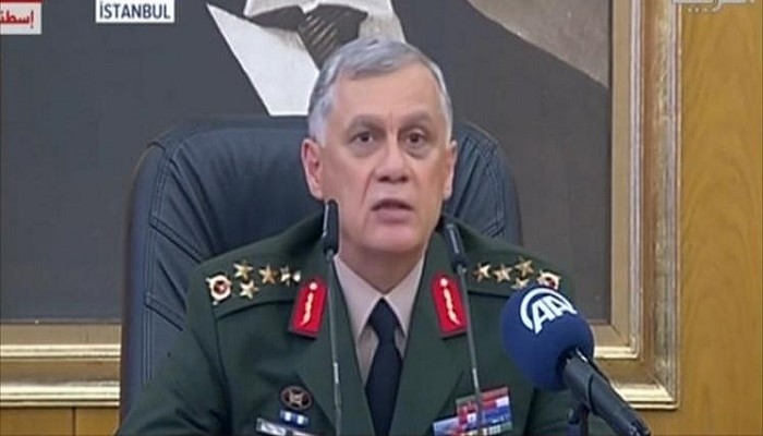 صحيفة تركية: قائد الجيش الأول أبلغ أردوغان بالانقلاب قبل ساعة