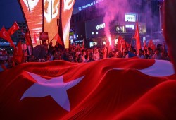 المسيرات الحاشدة تتواصل في اسطنبول استجابة لطلب أردوغان