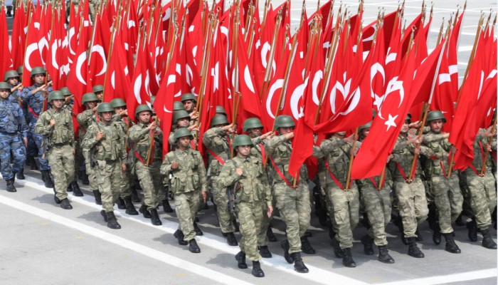 إنفوجرافيك: تعرف على تفاصيل القوة والتسليح في الجيش التركي