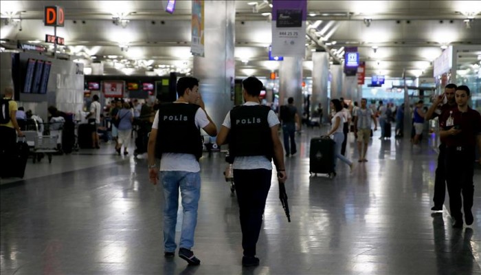 الداخلية التركية تعلن إبعاد 8 آلاف و777 موظفا عن مهامهم