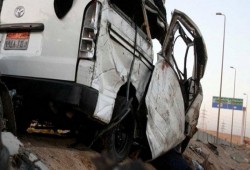 إصابة 18 فى تصادم ميكروباص ومقطورة بالطريق الصحراوى فى الصف